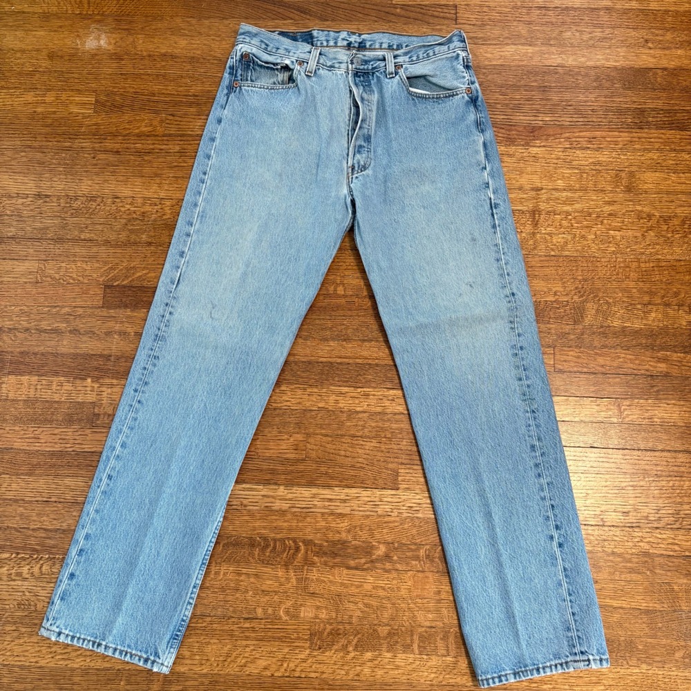 Vintage Levis 501 Light Wash Blue Jeans Made in USA 501-0193 Mens 34x32